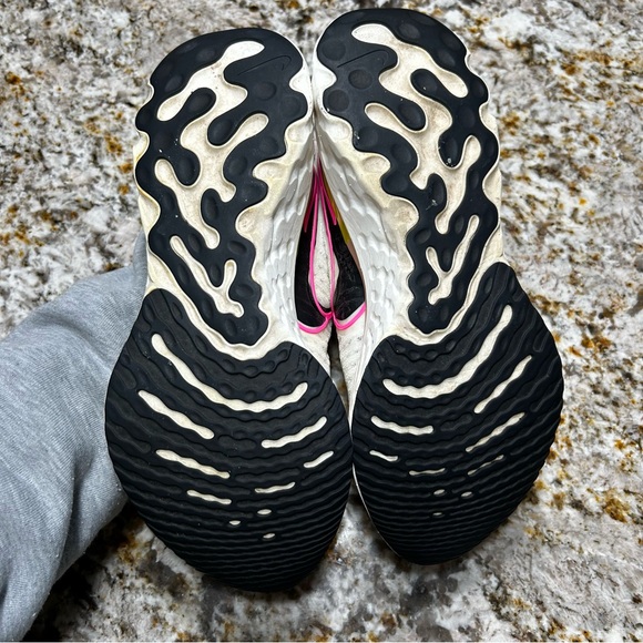 Nike React Infinity Run Flynit 2 White Mens Size 9.5 DJ5395-100 - Picture 5 of 11